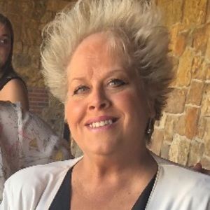 Meet your Posher, Dina